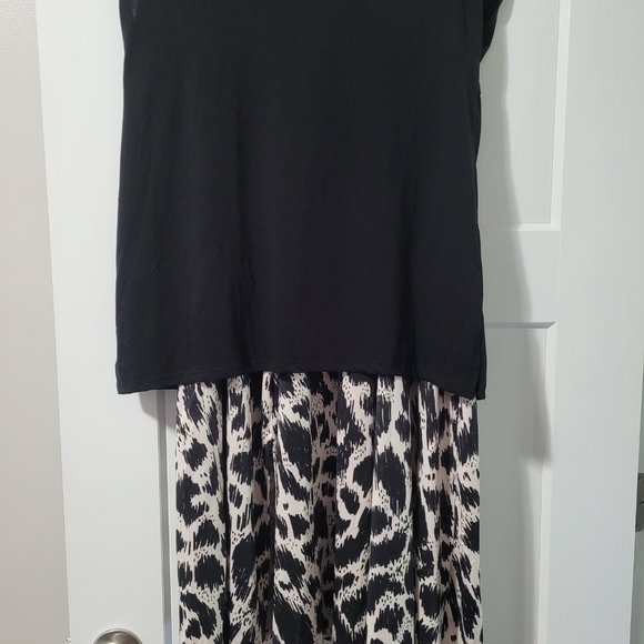 LuLaRoe Jennifer Skirt with Gabby top - Picture 2 of 4